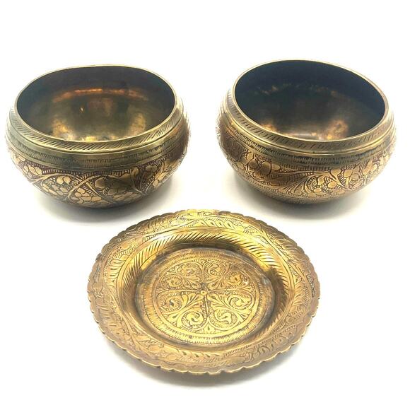 Vintage Brass Lot 2 Bowls‎ 1 Plate Made In India Floral Slightly Colored Red - Picture 1 of 8